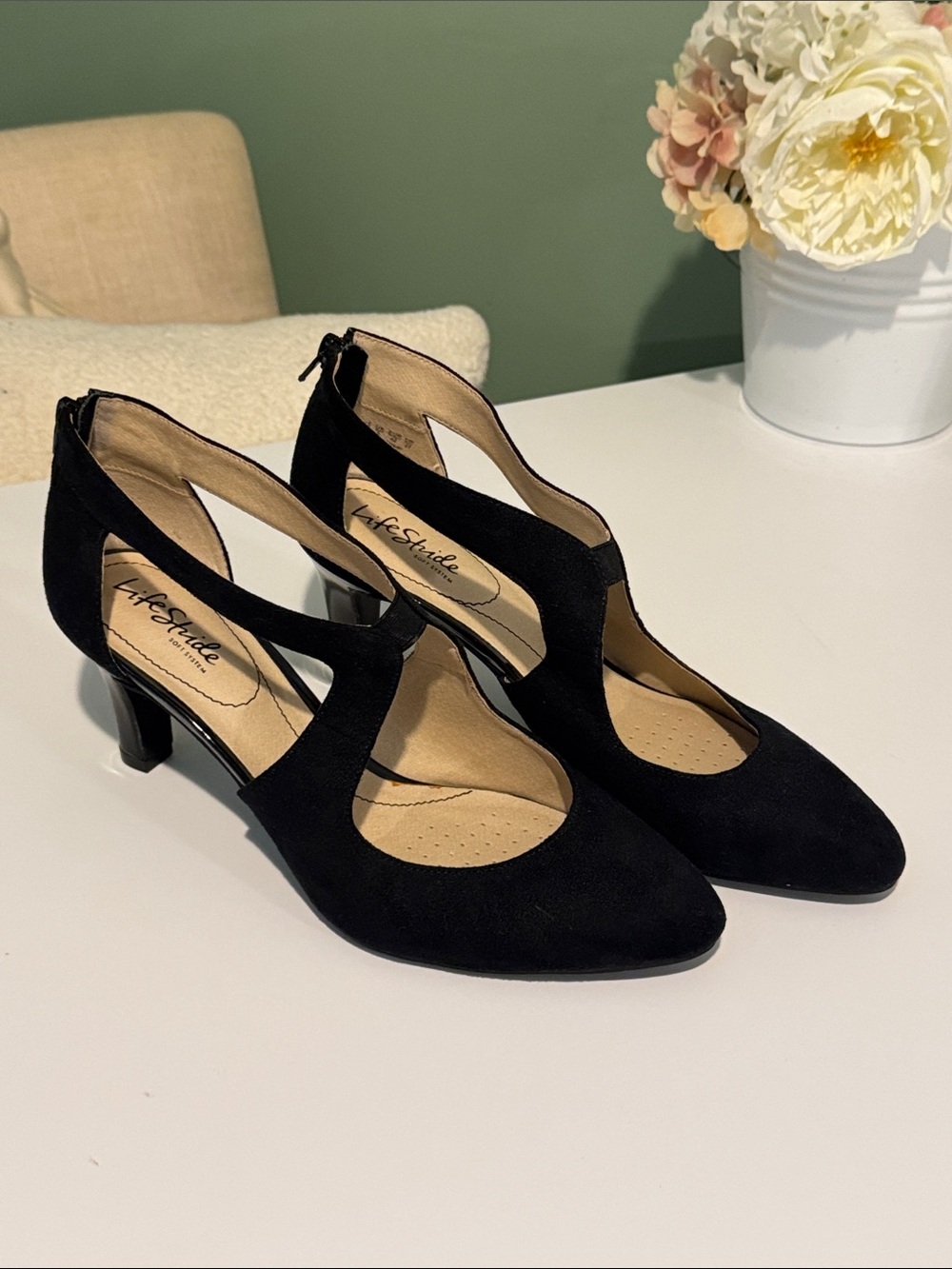 Life Stride Giovanna 2 Black T-Strap Mid Heel Pumps